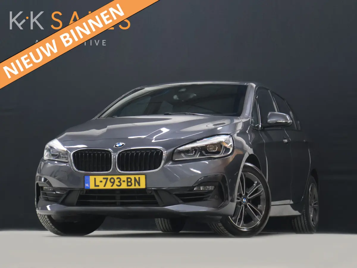 218i M Sport [STOELVERWARMING, HEAD-UP, CAMERA, CRUISE CONTROL, PDC V+A, CLIMATE CONTROL, BLUETOOTH, LEDER STUUR, ELEKTRISCHE ACHTERKLEP, NAVIGATIE, NIEUWSTAAT]