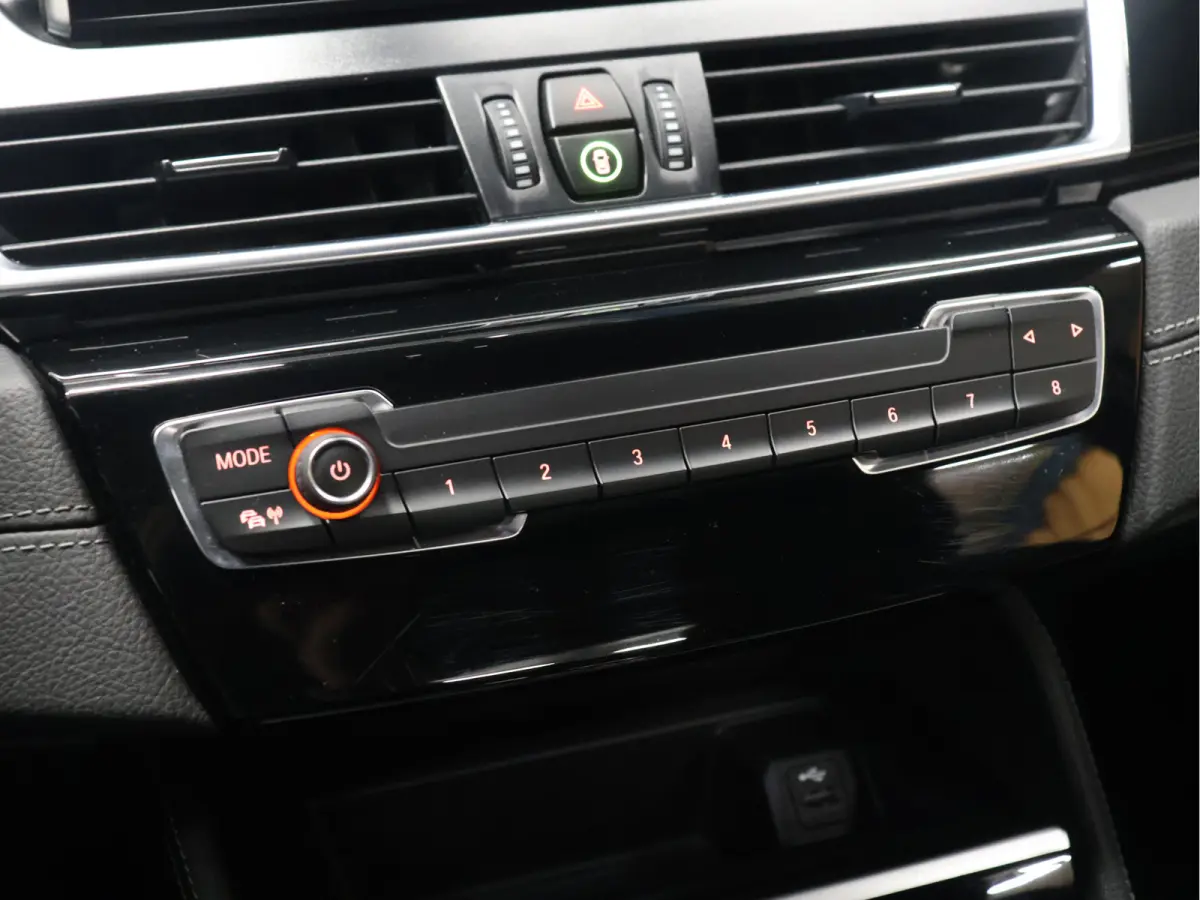 218i M Sport [STOELVERWARMING, HEAD-UP, CAMERA, CRUISE CONTROL, PDC V+A, CLIMATE CONTROL, BLUETOOTH, LEDER STUUR, ELEKTRISCHE ACHTERKLEP, NAVIGATIE, NIEUWSTAAT]