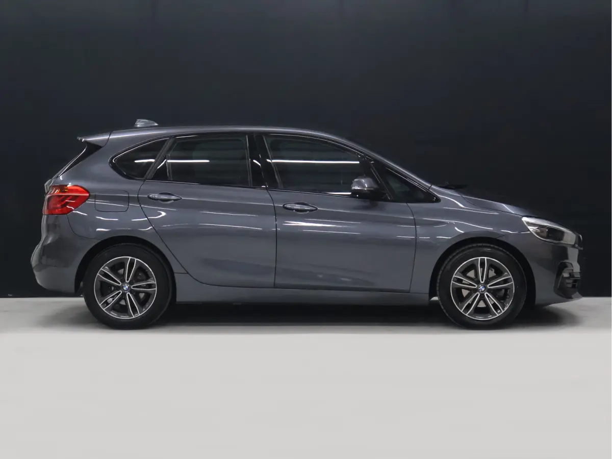 218i M Sport [STOELVERWARMING, HEAD-UP, CAMERA, CRUISE CONTROL, PDC V+A, CLIMATE CONTROL, BLUETOOTH, LEDER STUUR, ELEKTRISCHE ACHTERKLEP, NAVIGATIE, NIEUWSTAAT]