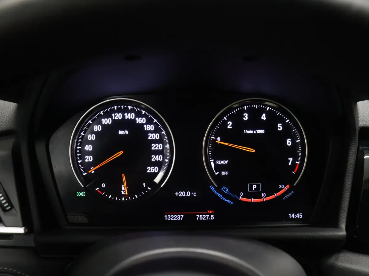 218i M Sport [STOELVERWARMING, HEAD-UP, CAMERA, CRUISE CONTROL, PDC V+A, CLIMATE CONTROL, BLUETOOTH, LEDER STUUR, ELEKTRISCHE ACHTERKLEP, NAVIGATIE, NIEUWSTAAT]