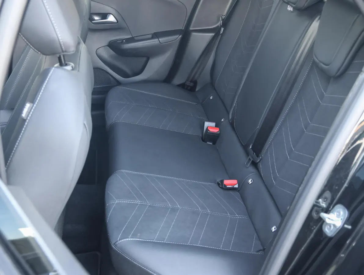 1.2 Turbo Hybrid GS Camera | DodehoekDetectie | Climate Control | Sportstoelen | Draadloos AppleCarplay/AndroidAuto |