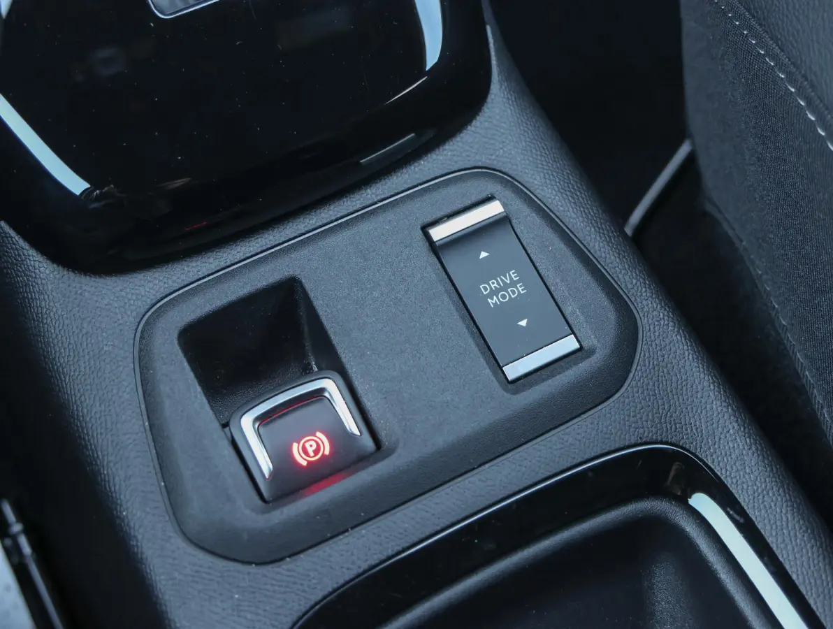 1.2 Turbo Hybrid GS Camera | DodehoekDetectie | Climate Control | Sportstoelen | Draadloos AppleCarplay/AndroidAuto |