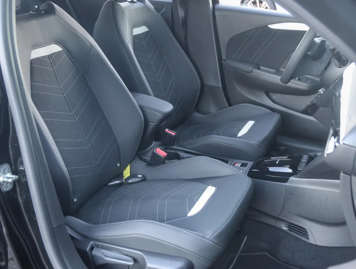 1.2 Turbo Hybrid GS Camera | DodehoekDetectie | Climate Control | Sportstoelen | Draadloos AppleCarplay/AndroidAuto |