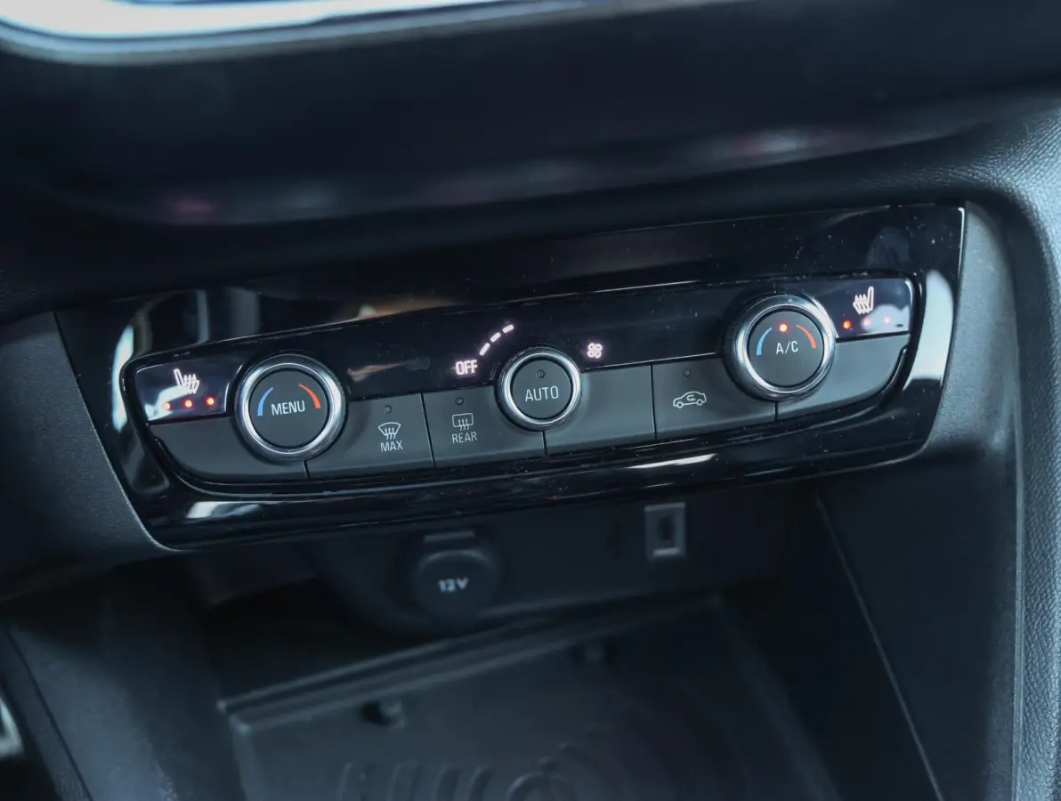 1.2 Turbo Hybrid GS Camera | DodehoekDetectie | Climate Control | Sportstoelen | Draadloos AppleCarplay/AndroidAuto |