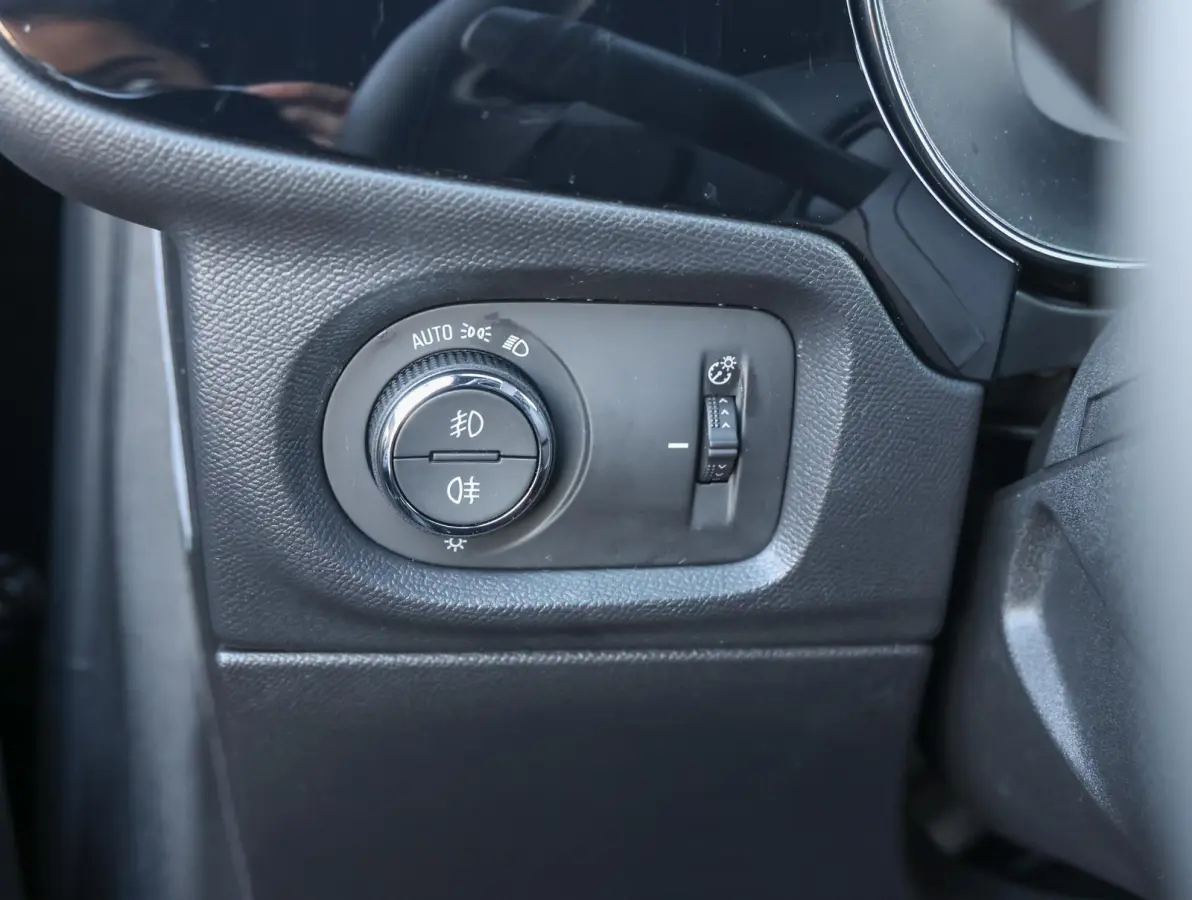1.2 Turbo Hybrid GS Camera | DodehoekDetectie | Climate Control | Sportstoelen | Draadloos AppleCarplay/AndroidAuto |