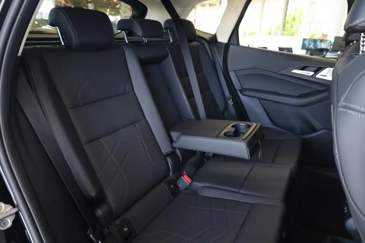 218i | Harman/Kardon | Achteruitrijcamera | Voorstoelen met Massagefunctie | Elektr. Trekhaak