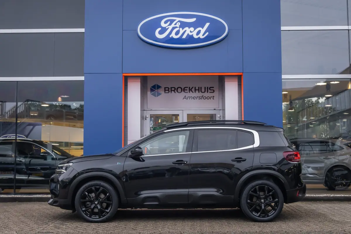 1.6 Plug-in Hybrid 180 Business Plus | Camera V+A | Black-pack | Apple Carplay/Android Auto | Elektrisch bedienbare achterklep | Full-LED | Digitaal dashboard | Achteruitrijcamera | Apple Ca