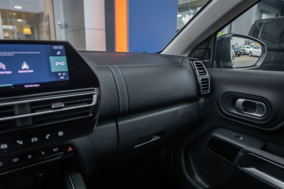 1.6 Plug-in Hybrid 180 Business Plus | Camera V+A | Black-pack | Apple Carplay/Android Auto | Elektrisch bedienbare achterklep | Full-LED | Digitaal dashboard | Achteruitrijcamera | Apple Ca