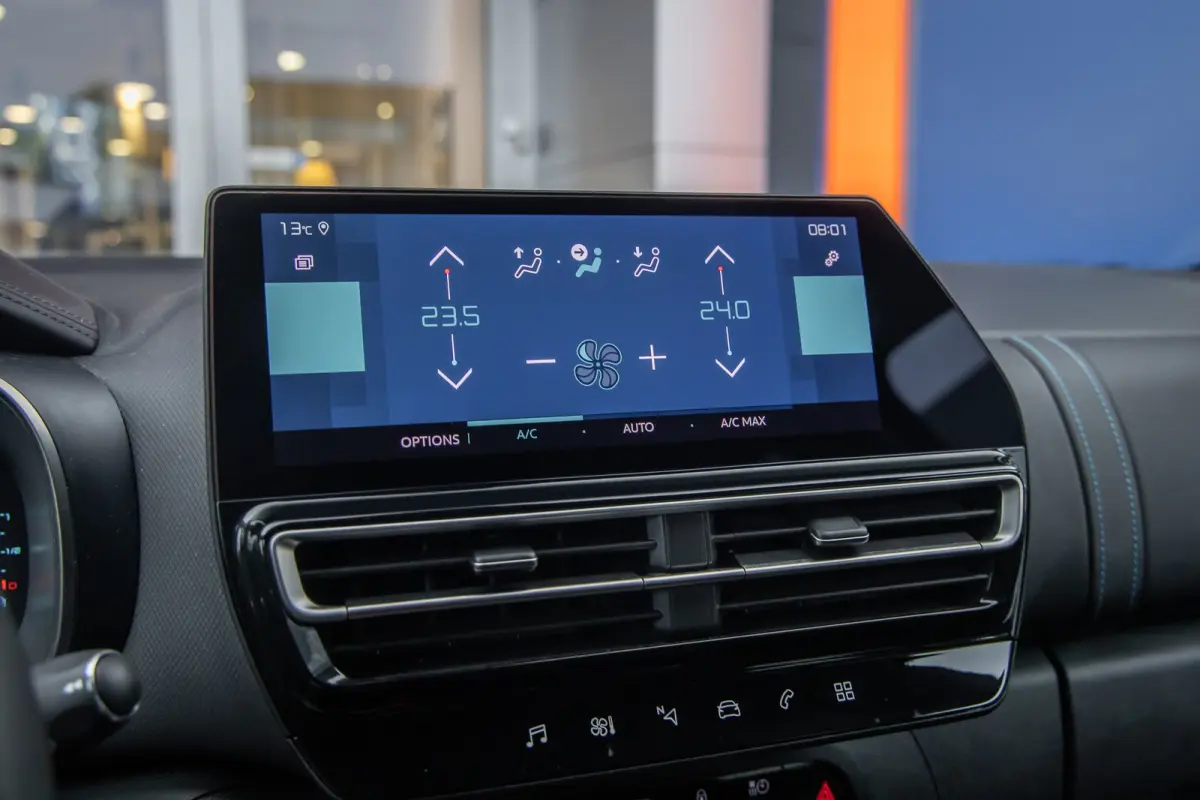 1.6 Plug-in Hybrid 180 Business Plus | Camera V+A | Black-pack | Apple Carplay/Android Auto | Elektrisch bedienbare achterklep | Full-LED | Digitaal dashboard | Achteruitrijcamera | Apple Ca