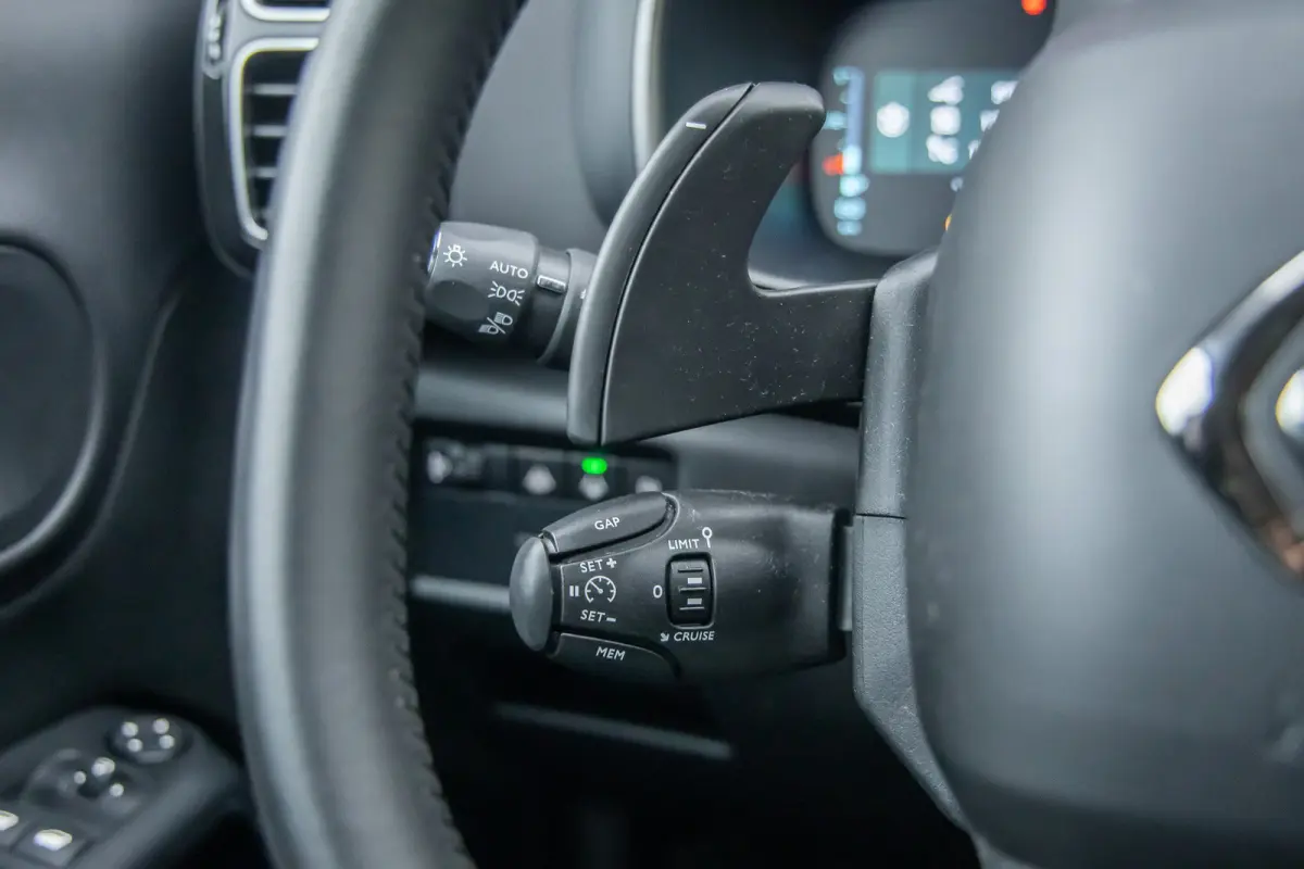 1.6 Plug-in Hybrid 180 Business Plus | Camera V+A | Black-pack | Apple Carplay/Android Auto | Elektrisch bedienbare achterklep | Full-LED | Digitaal dashboard | Achteruitrijcamera | Apple Ca