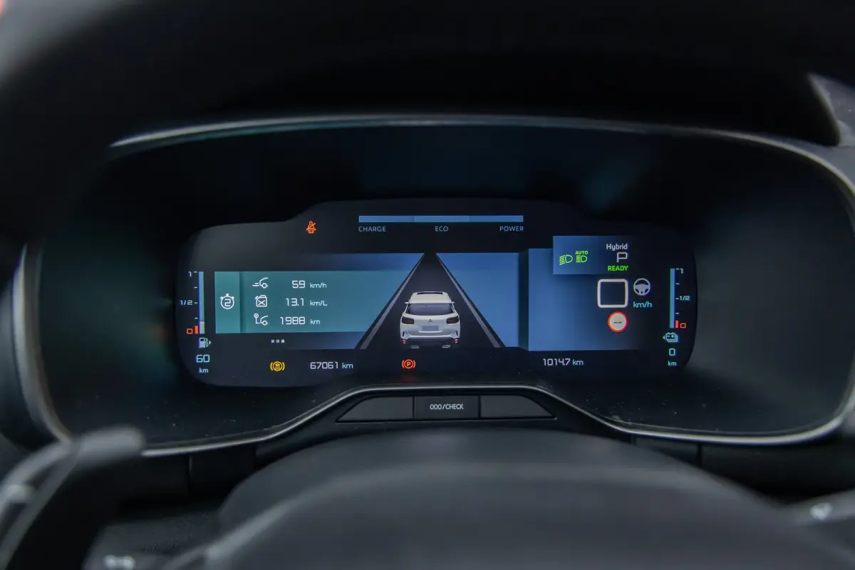 1.6 Plug-in Hybrid 180 Business Plus | Camera V+A | Black-pack | Apple Carplay/Android Auto | Elektrisch bedienbare achterklep | Full-LED | Digitaal dashboard | Achteruitrijcamera | Apple Ca