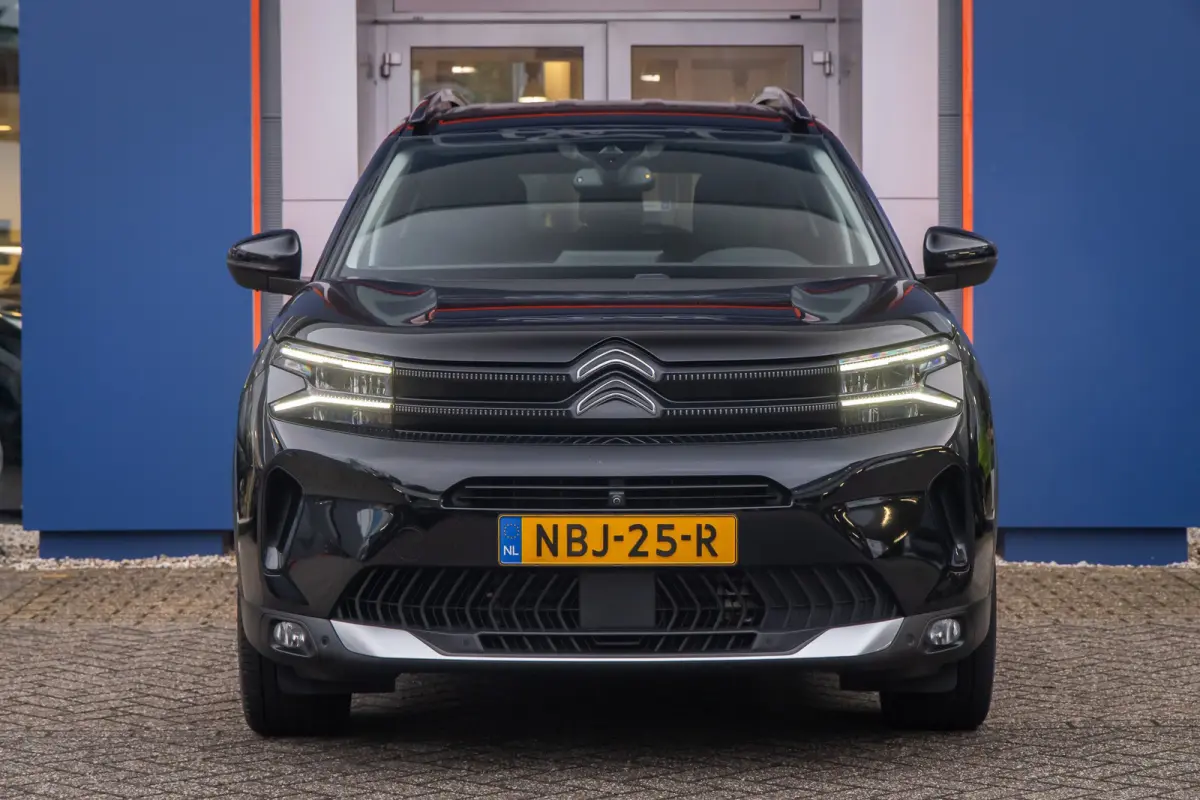 1.6 Plug-in Hybrid 180 Business Plus | Camera V+A | Black-pack | Apple Carplay/Android Auto | Elektrisch bedienbare achterklep | Full-LED | Digitaal dashboard | Achteruitrijcamera | Apple Ca