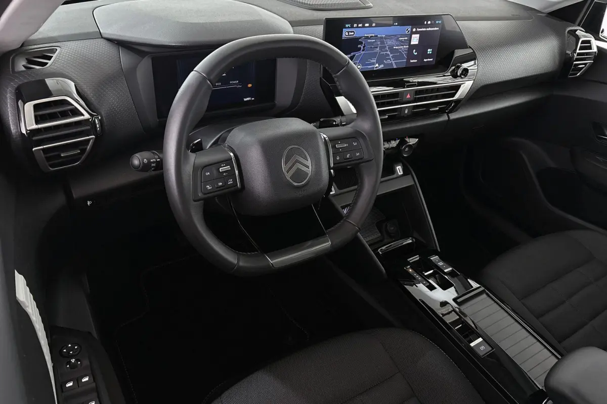 1.2 Hybrid 145 Plus Navi Camera Clima Apple CarPlay
