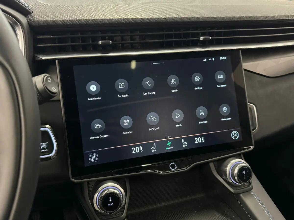 1.5 | 360 camera | Panoramadak | Apple Carplay/Android Auto | Adapt. Cruise |