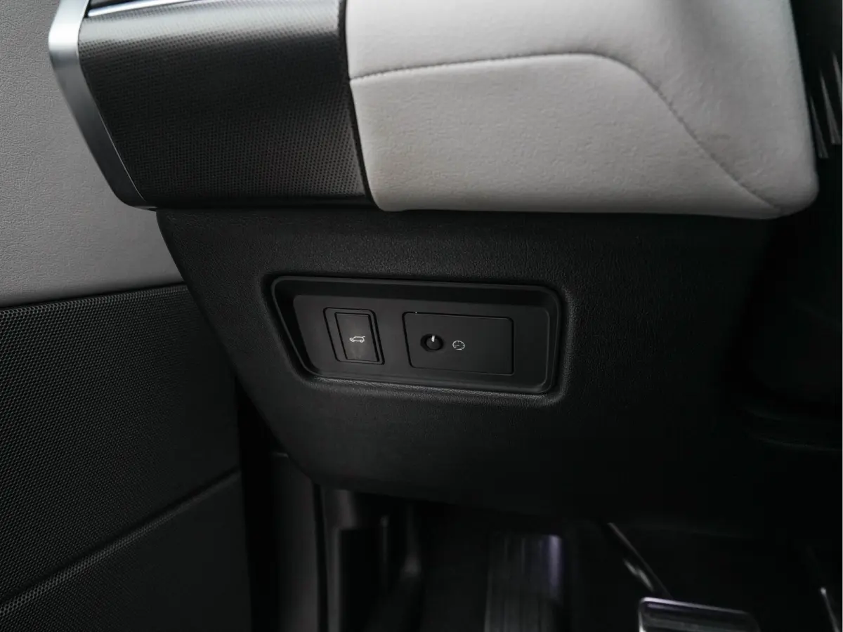 3.0 TDV6 HSE Dynamic Aut. *PANO | LEATHER | XENON | HEATED-COMFORTSEATS | NAVI-FULLMAP | KEYLESS | CAMERA | PRIVACY-GLASS | ECC | PDC | CRUISE | 21''ALU*