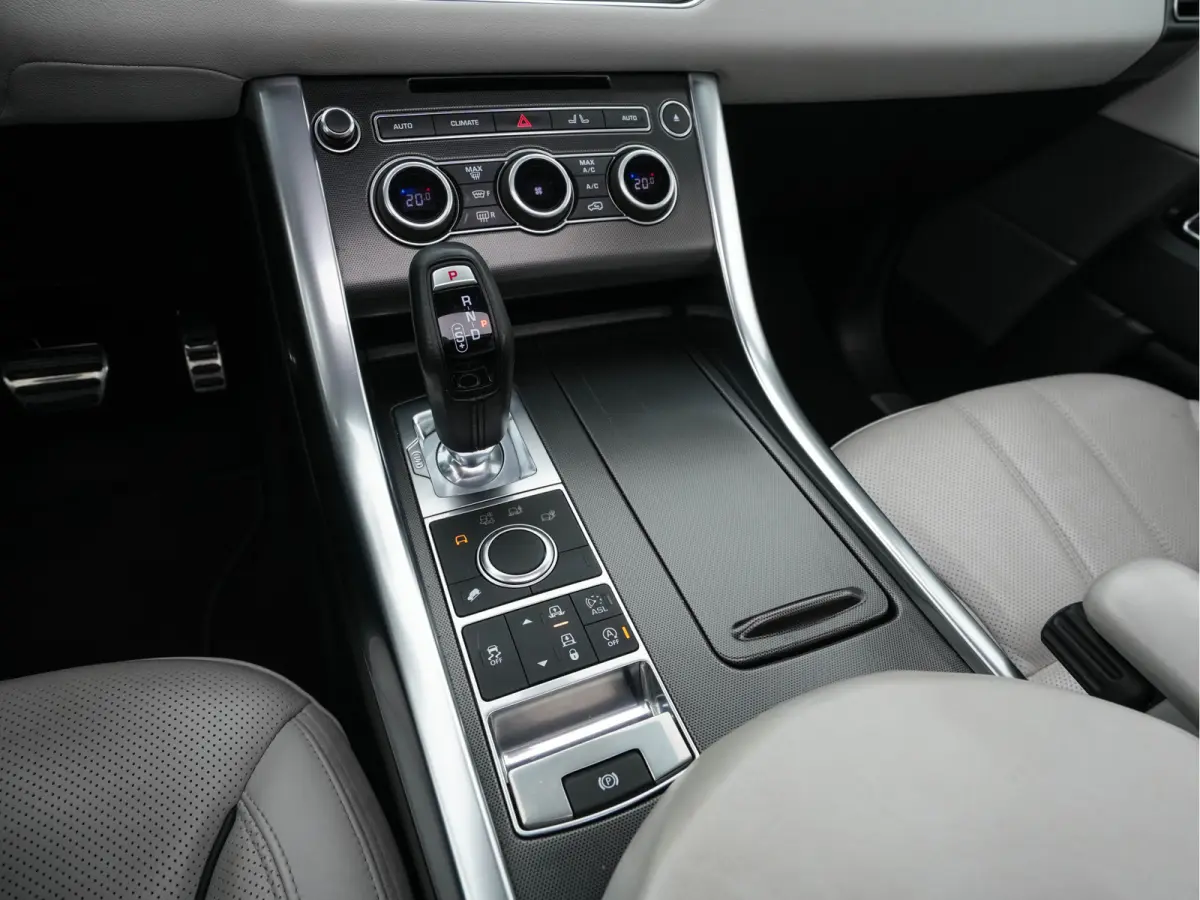 3.0 TDV6 HSE Dynamic Aut. *PANO | LEATHER | XENON | HEATED-COMFORTSEATS | NAVI-FULLMAP | KEYLESS | CAMERA | PRIVACY-GLASS | ECC | PDC | CRUISE | 21''ALU*