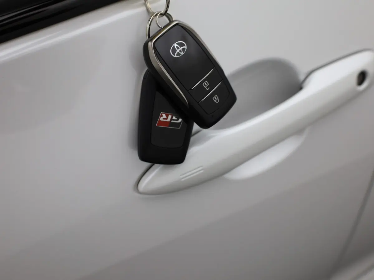 1.5 Hybrid 130 SPORT | Dodehoek | Camera | JBL | Keyless | Head Up | Stuur & Stoelverw. | Prijs Rijklaar!!