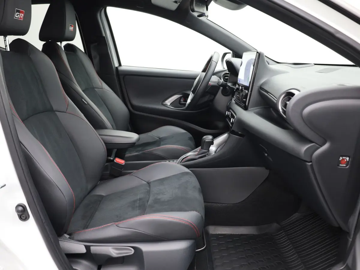 1.5 Hybrid 130 SPORT | Dodehoek | Camera | JBL | Keyless | Head Up | Stuur & Stoelverw. | Prijs Rijklaar!!