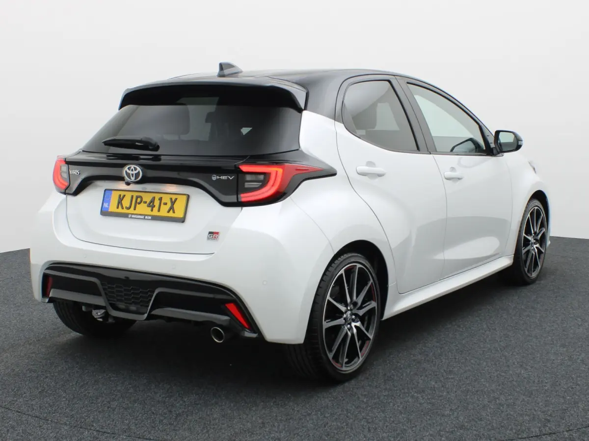 1.5 Hybrid 130 SPORT | Dodehoek | Camera | JBL | Keyless | Head Up | Stuur & Stoelverw. | Prijs Rijklaar!!