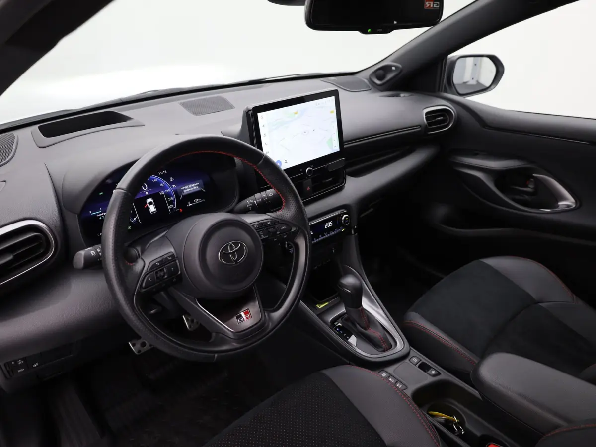 1.5 Hybrid 130 SPORT | Dodehoek | Camera | JBL | Keyless | Head Up | Stuur & Stoelverw. | Prijs Rijklaar!!