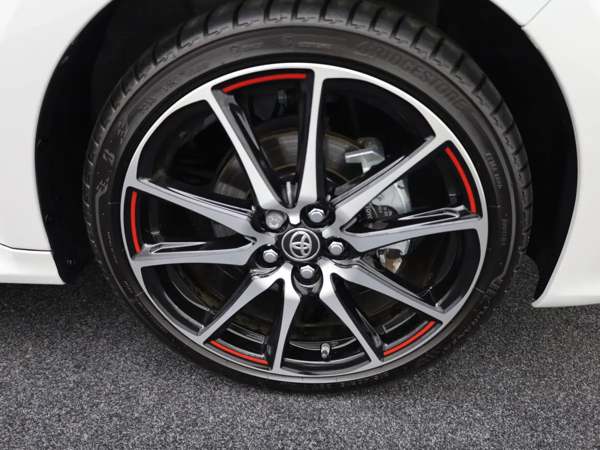 1.5 Hybrid 130 SPORT | Dodehoek | Camera | JBL | Keyless | Head Up | Stuur & Stoelverw. | Prijs Rijklaar!!