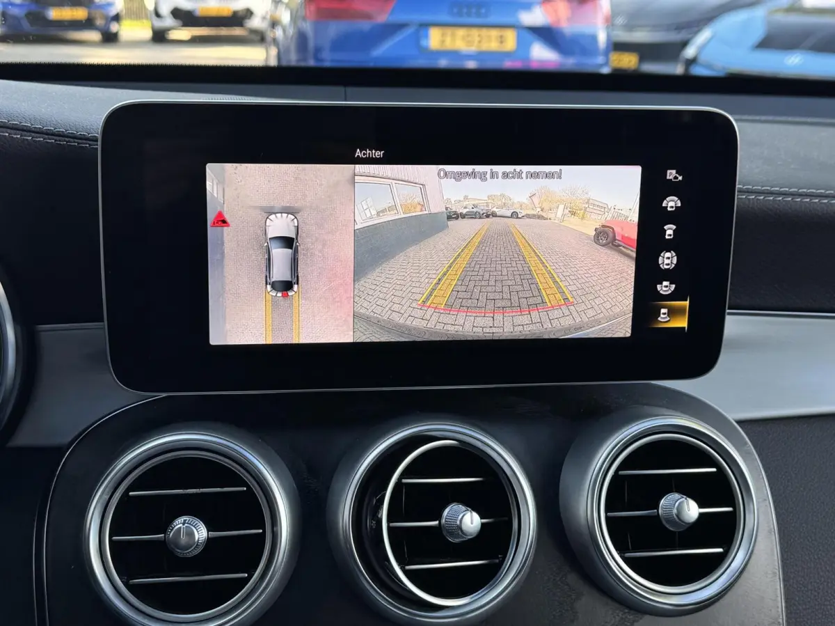 300e 4MATIC Business Solution AMG|SOH 94%|Lichtpakket|Nightpakket|Schuifdak|360° Camera|Keyless-Go|19" AMG|NL-auto!