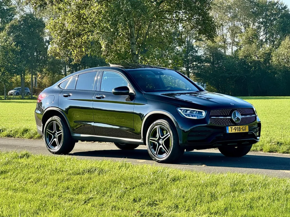 300e 4MATIC Business Solution AMG|SOH 94%|Lichtpakket|Nightpakket|Schuifdak|360° Camera|Keyless-Go|19" AMG|NL-auto!