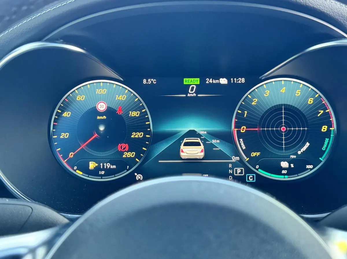 300e 4MATIC Business Solution AMG|SOH 94%|Lichtpakket|Nightpakket|Schuifdak|360° Camera|Keyless-Go|19" AMG|NL-auto!