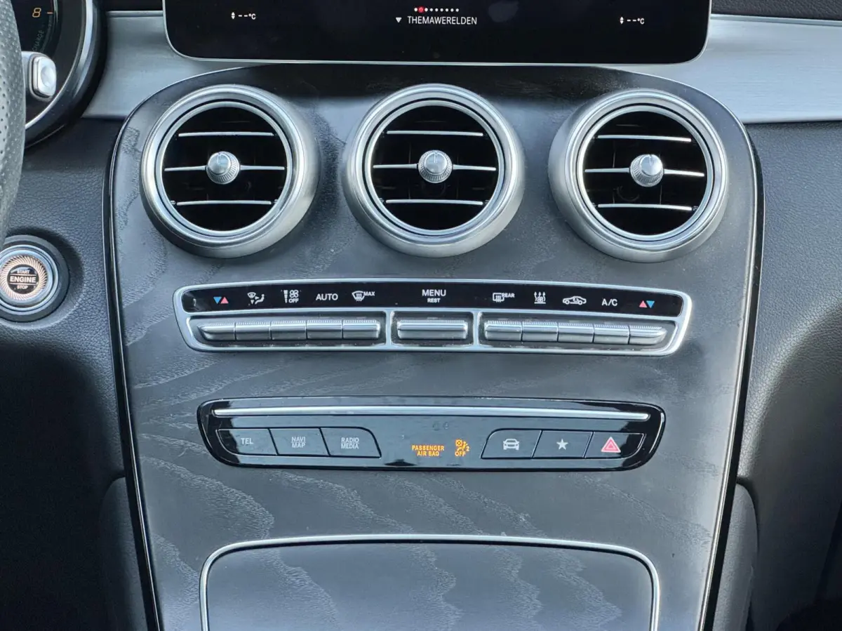 300e 4MATIC Business Solution AMG|SOH 94%|Lichtpakket|Nightpakket|Schuifdak|360° Camera|Keyless-Go|19" AMG|NL-auto!