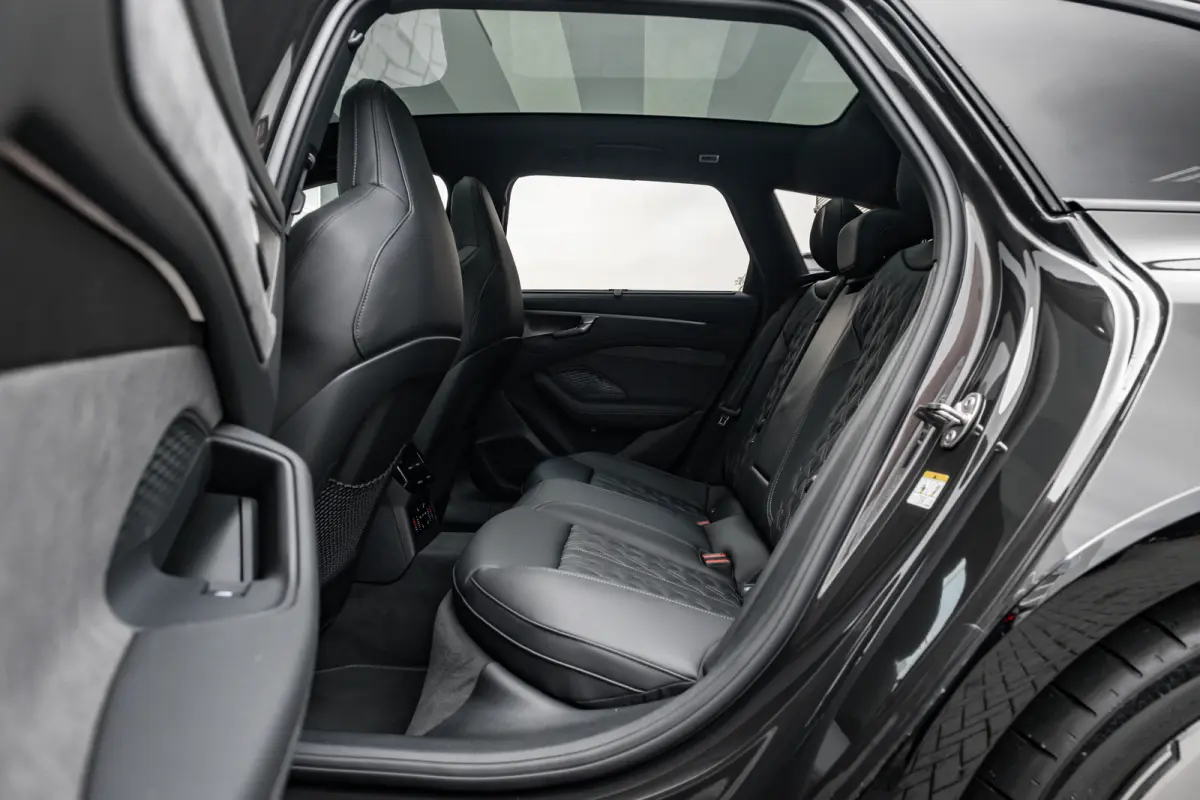 2.0 e-hybrid quattro 270 kW / 367 PK | Bang & Olufsen 3D soundsystem | Bang & olufsen premium 3d | Bots waarschuwing systeem