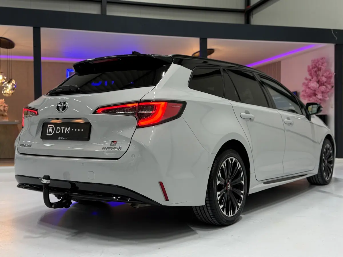 1.8 Hybrid GR-Sport Automaat | Trekhaak | Kuipstoelen | CarPlay |ACC| Navi | LED | Stoelverw.