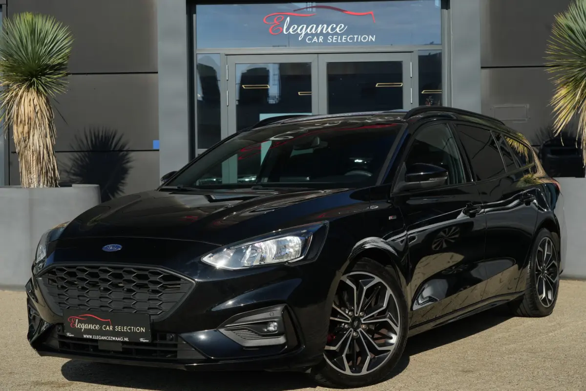 1.5 EcoBoost ST-Line Business | 150 PK | Navigatie | Stoelverwarming | Stuurwielverwarming | Parkeersensoren | Ford Focus Wagon 1.5 EcoBoost ST-Line Business 150 PK met een 1.5-liter 3-cilin