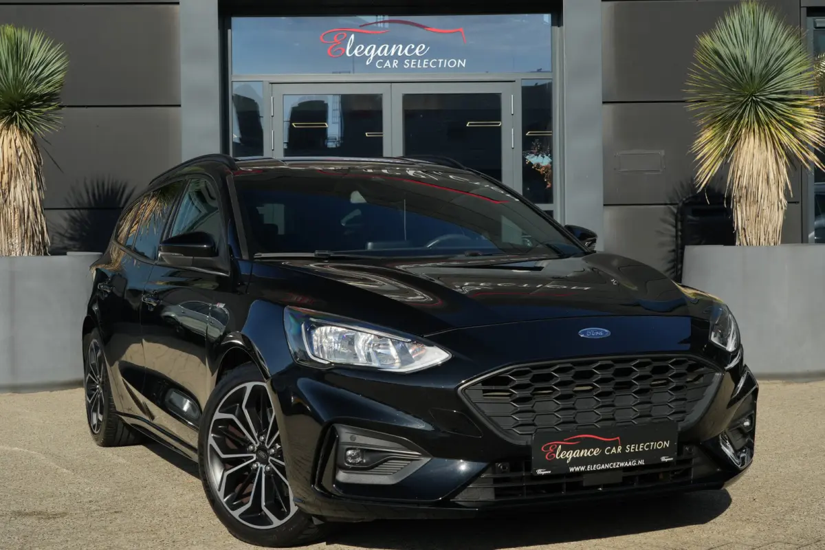 1.5 EcoBoost ST-Line Business | 150 PK | Navigatie | Stoelverwarming | Stuurwielverwarming | Parkeersensoren | Ford Focus Wagon 1.5 EcoBoost ST-Line Business 150 PK met een 1.5-liter 3-cilin