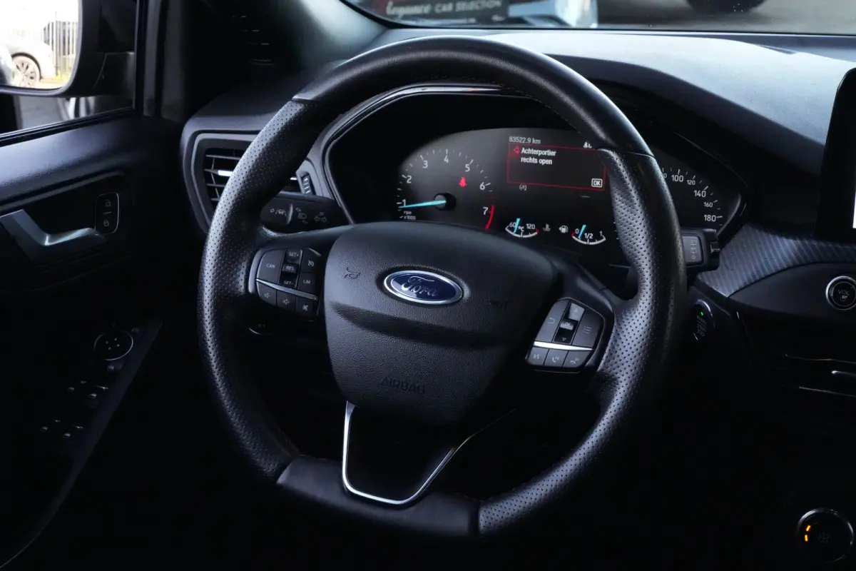 1.5 EcoBoost ST-Line Business | 150 PK | Navigatie | Stoelverwarming | Stuurwielverwarming | Parkeersensoren | Ford Focus Wagon 1.5 EcoBoost ST-Line Business 150 PK met een 1.5-liter 3-cilin