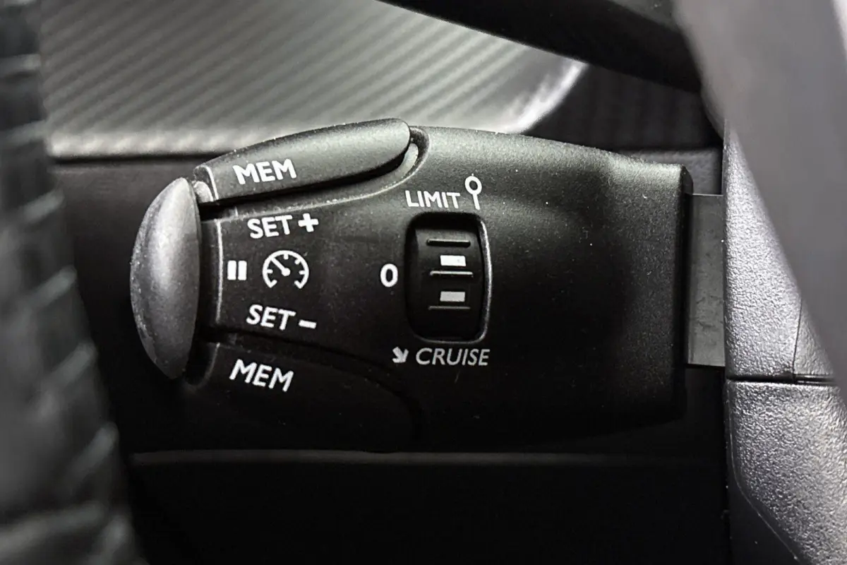 1.2 PureTech 75 Active Apple CarPlay Airco Cruise Control