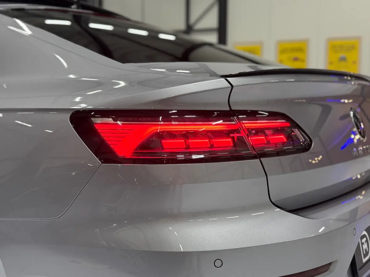 1.4 TSI eHybrid R-Line | Pano | Trekhaak |ACC| Virtual |LED| Memory | Keyless | Sportstoelen | Stoelverw.