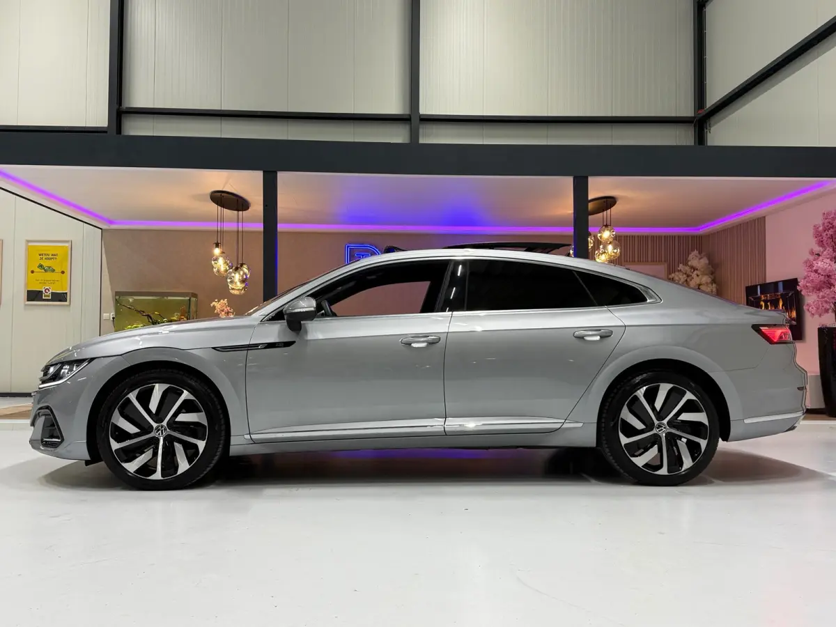 1.4 TSI eHybrid R-Line | Pano | Trekhaak |ACC| Virtual |LED| Memory | Keyless | Sportstoelen | Stoelverw.