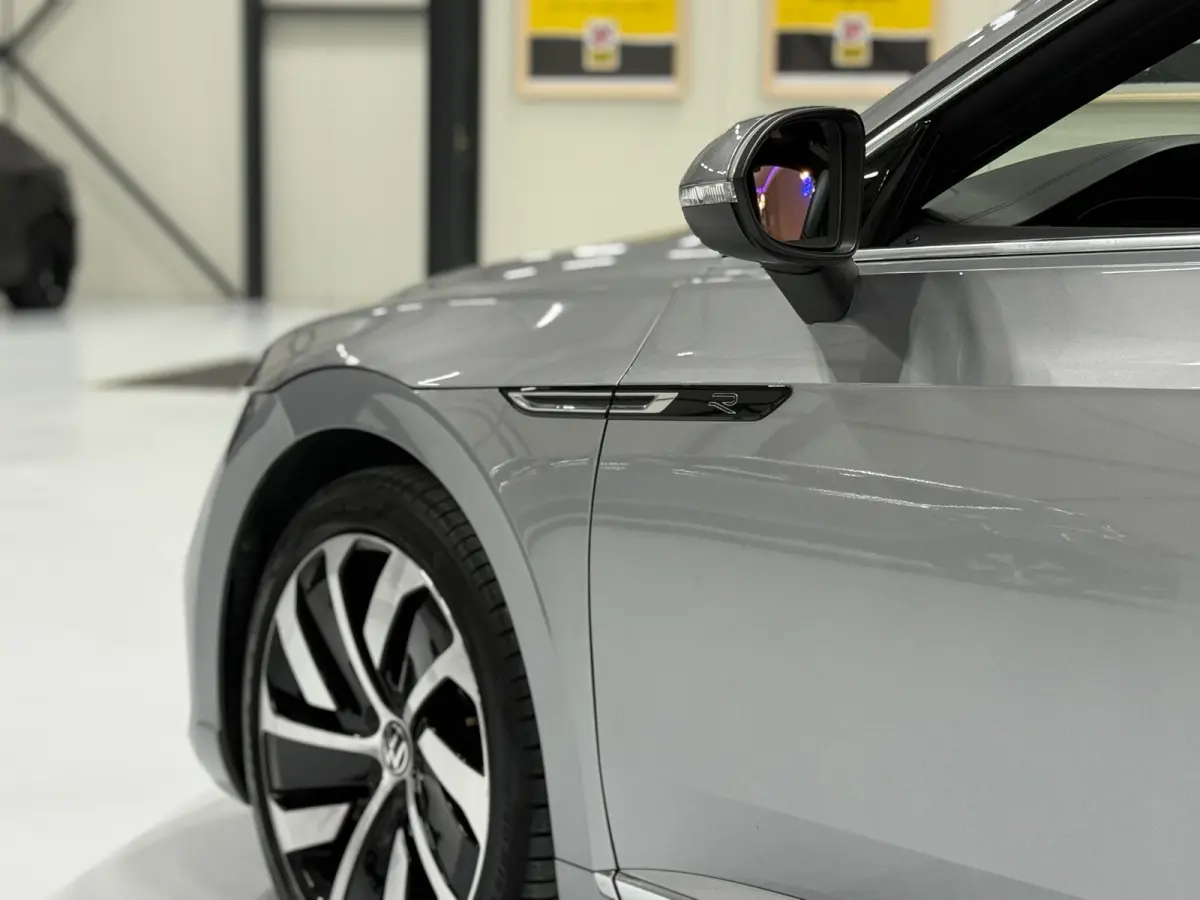 1.4 TSI eHybrid R-Line | Pano | Trekhaak |ACC| Virtual |LED| Memory | Keyless | Sportstoelen | Stoelverw.