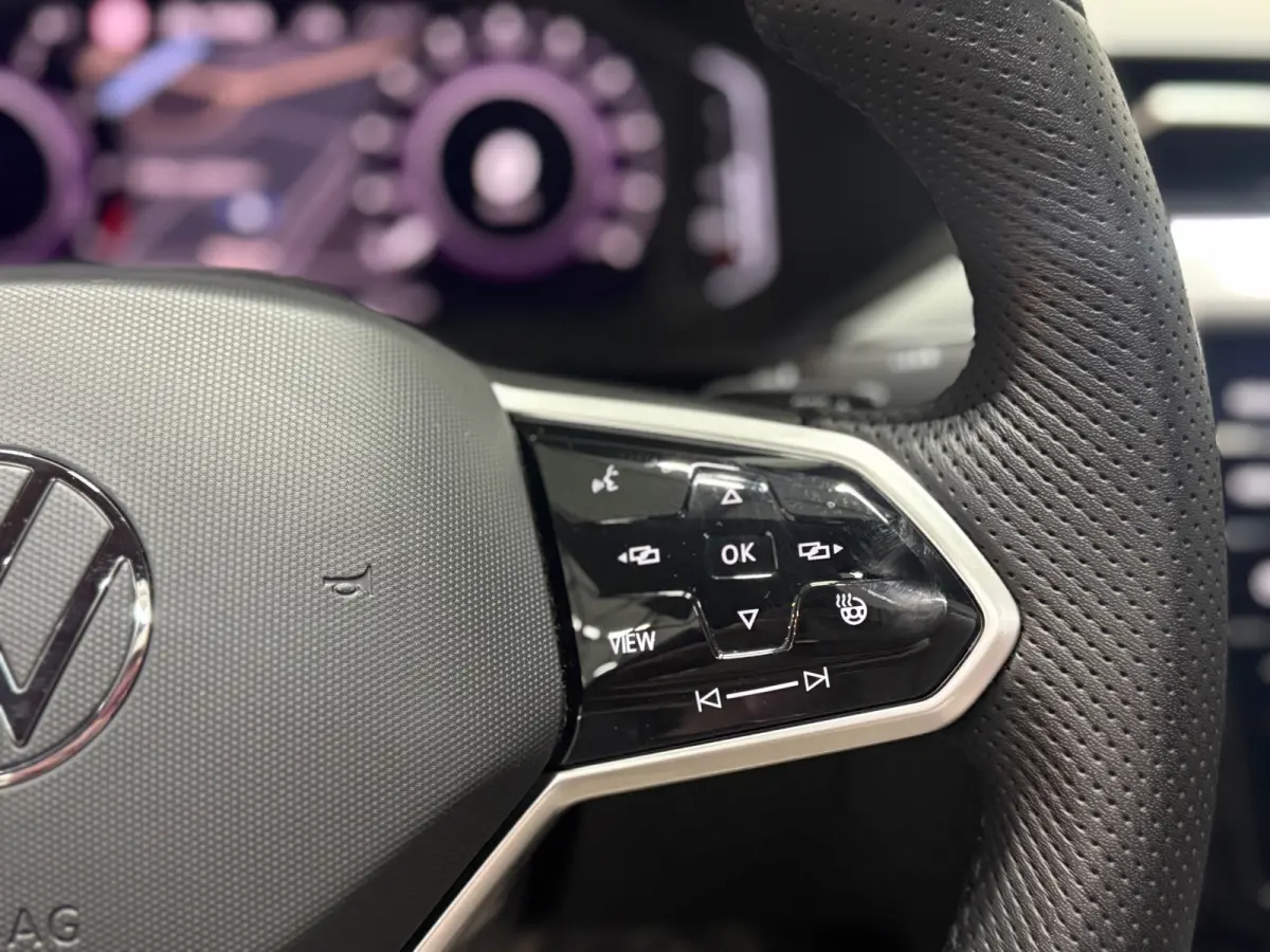 1.4 TSI eHybrid R-Line | Pano | Trekhaak |ACC| Virtual |LED| Memory | Keyless | Sportstoelen | Stoelverw.