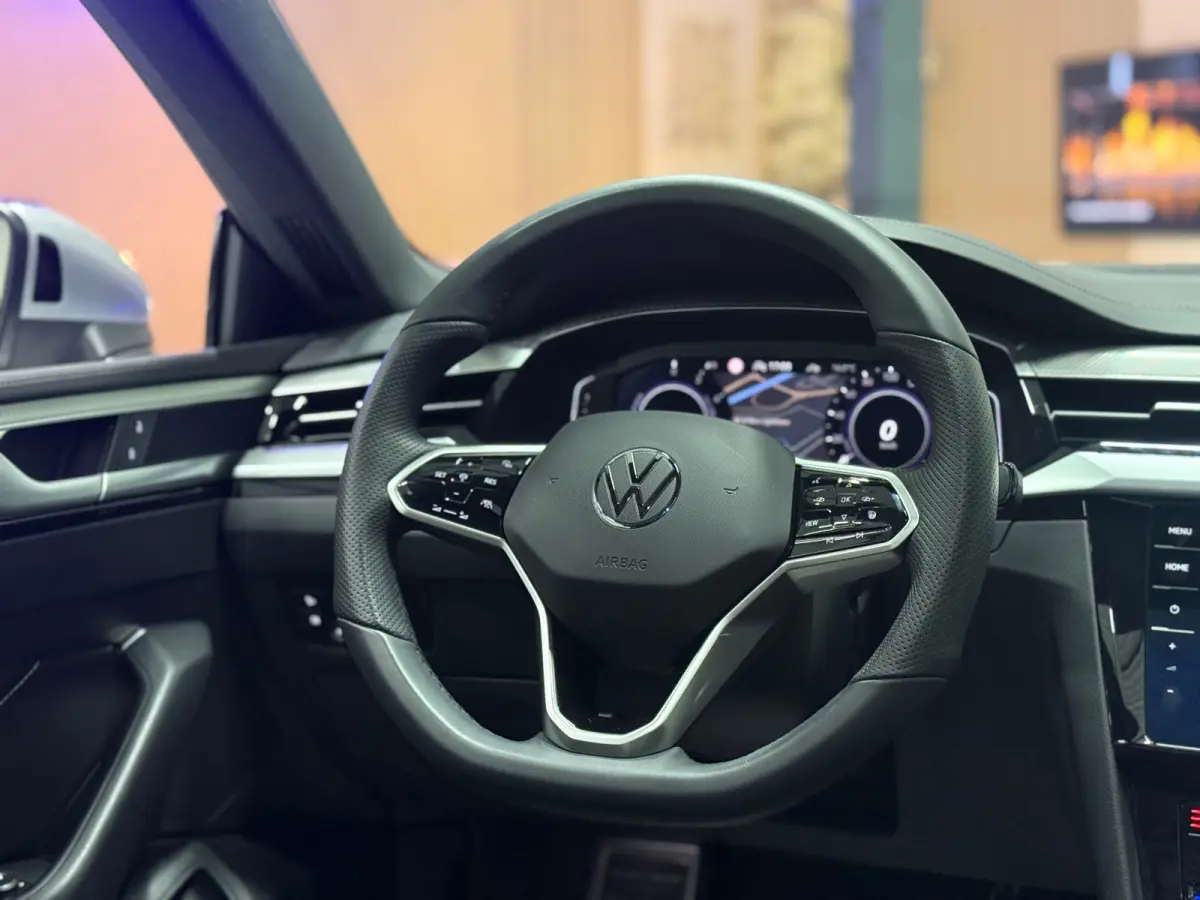 1.4 TSI eHybrid R-Line | Pano | Trekhaak |ACC| Virtual |LED| Memory | Keyless | Sportstoelen | Stoelverw.