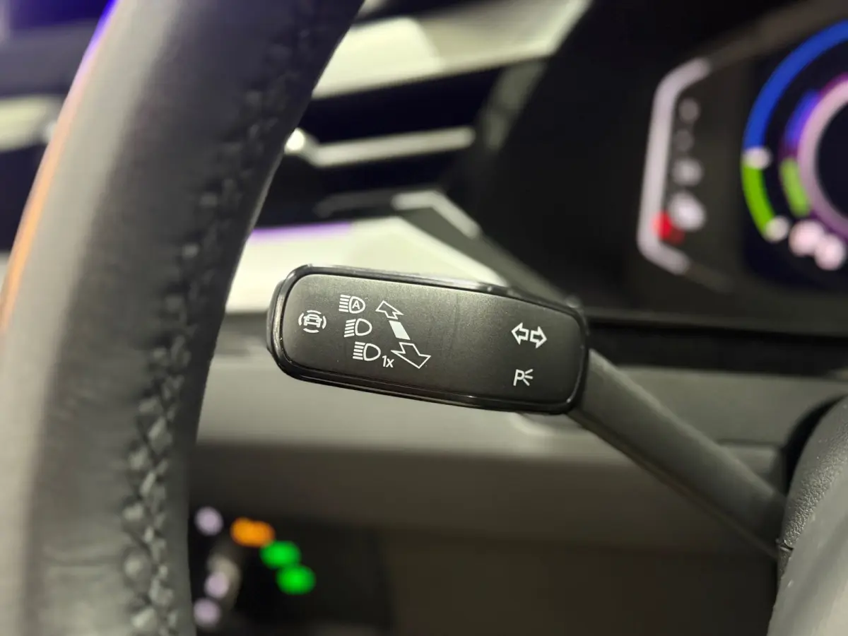 1.4 TSI eHybrid R-Line | Pano | Trekhaak |ACC| Virtual |LED| Memory | Keyless | Sportstoelen | Stoelverw.