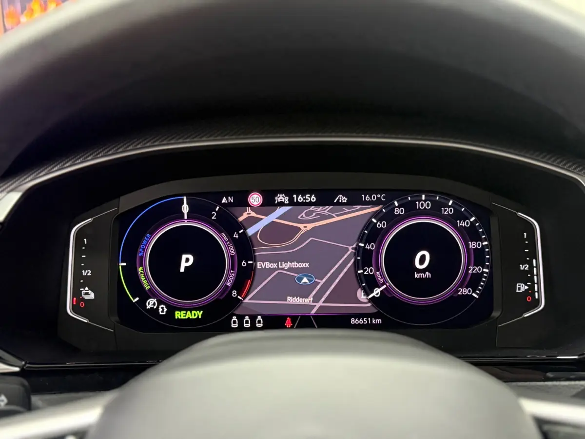 1.4 TSI eHybrid R-Line | Pano | Trekhaak |ACC| Virtual |LED| Memory | Keyless | Sportstoelen | Stoelverw.