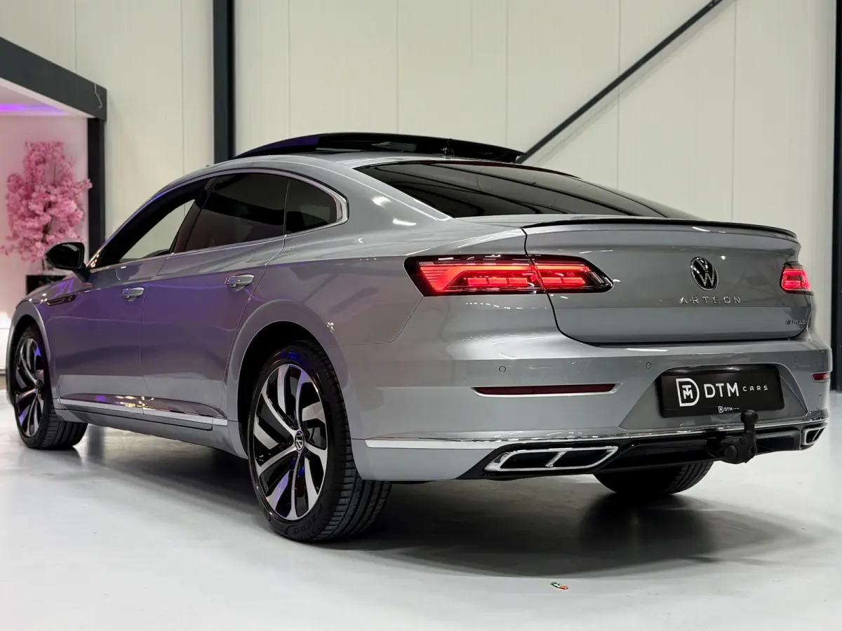 1.4 TSI eHybrid R-Line | Pano | Trekhaak |ACC| Virtual |LED| Memory | Keyless | Sportstoelen | Stoelverw.