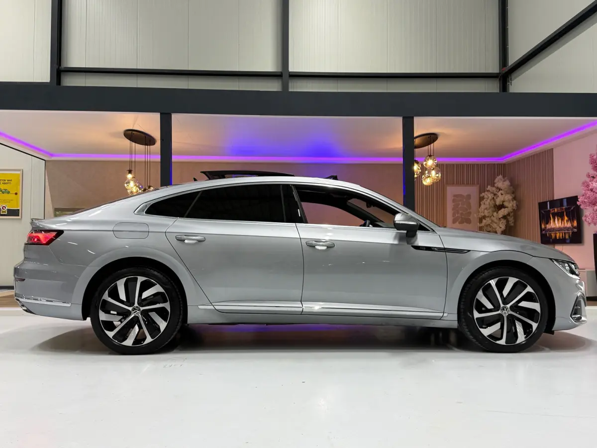 1.4 TSI eHybrid R-Line | Pano | Trekhaak |ACC| Virtual |LED| Memory | Keyless | Sportstoelen | Stoelverw.