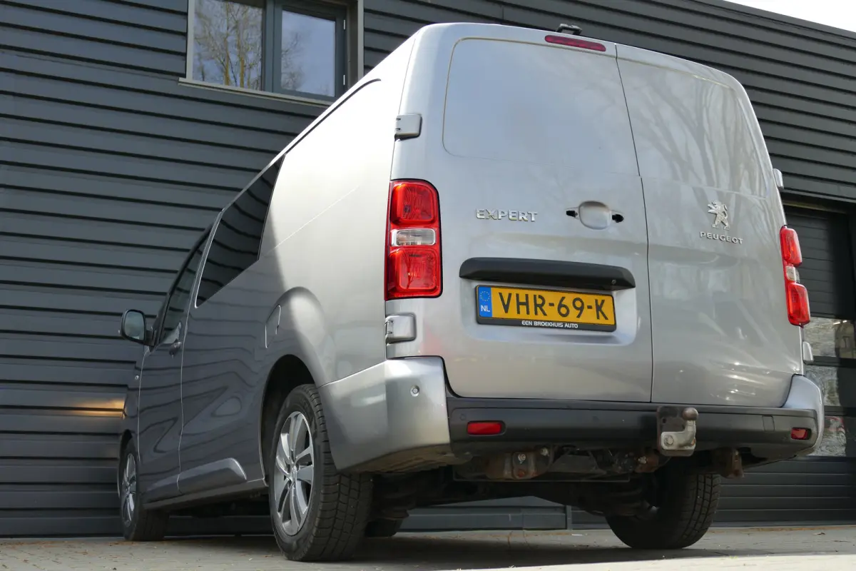 2.0 BLUEHDI 180PK LONG ASPHALT DC AUTOMAAT / CAMERA / HUD / TREKHAAK / BETIMMERING / 17"LMV / NAVI / CLIMA / PDC / BLUETOOTH / ADAPT. CRUISECONTROL / 2E EIGENAAR / SCHITTERENDE STAAT !!