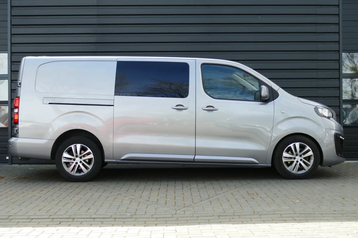 2.0 BLUEHDI 180PK LONG ASPHALT DC AUTOMAAT / CAMERA / HUD / TREKHAAK / BETIMMERING / 17"LMV / NAVI / CLIMA / PDC / BLUETOOTH / ADAPT. CRUISECONTROL / 2E EIGENAAR / SCHITTERENDE STAAT !!
