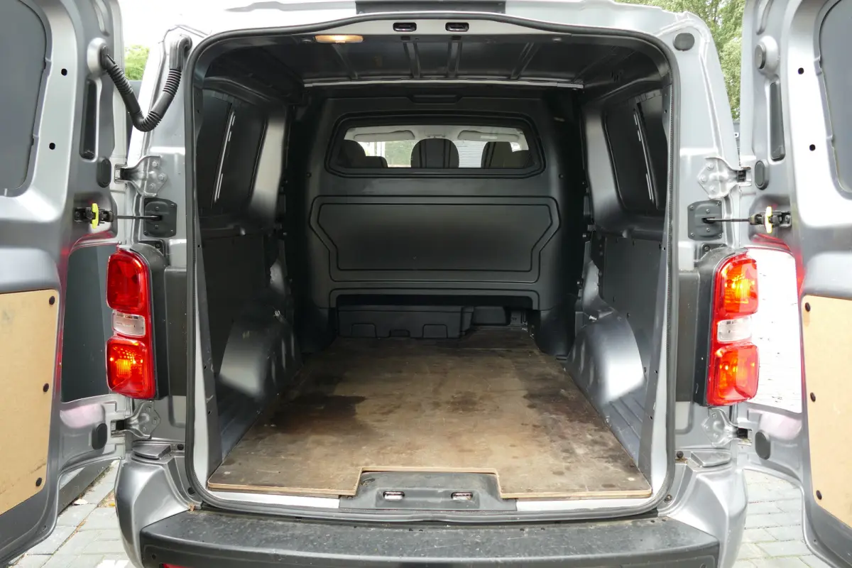2.0 BLUEHDI 180PK LONG ASPHALT DC AUTOMAAT / CAMERA / HUD / TREKHAAK / BETIMMERING / 17"LMV / NAVI / CLIMA / PDC / BLUETOOTH / ADAPT. CRUISECONTROL / 2E EIGENAAR / SCHITTERENDE STAAT !!