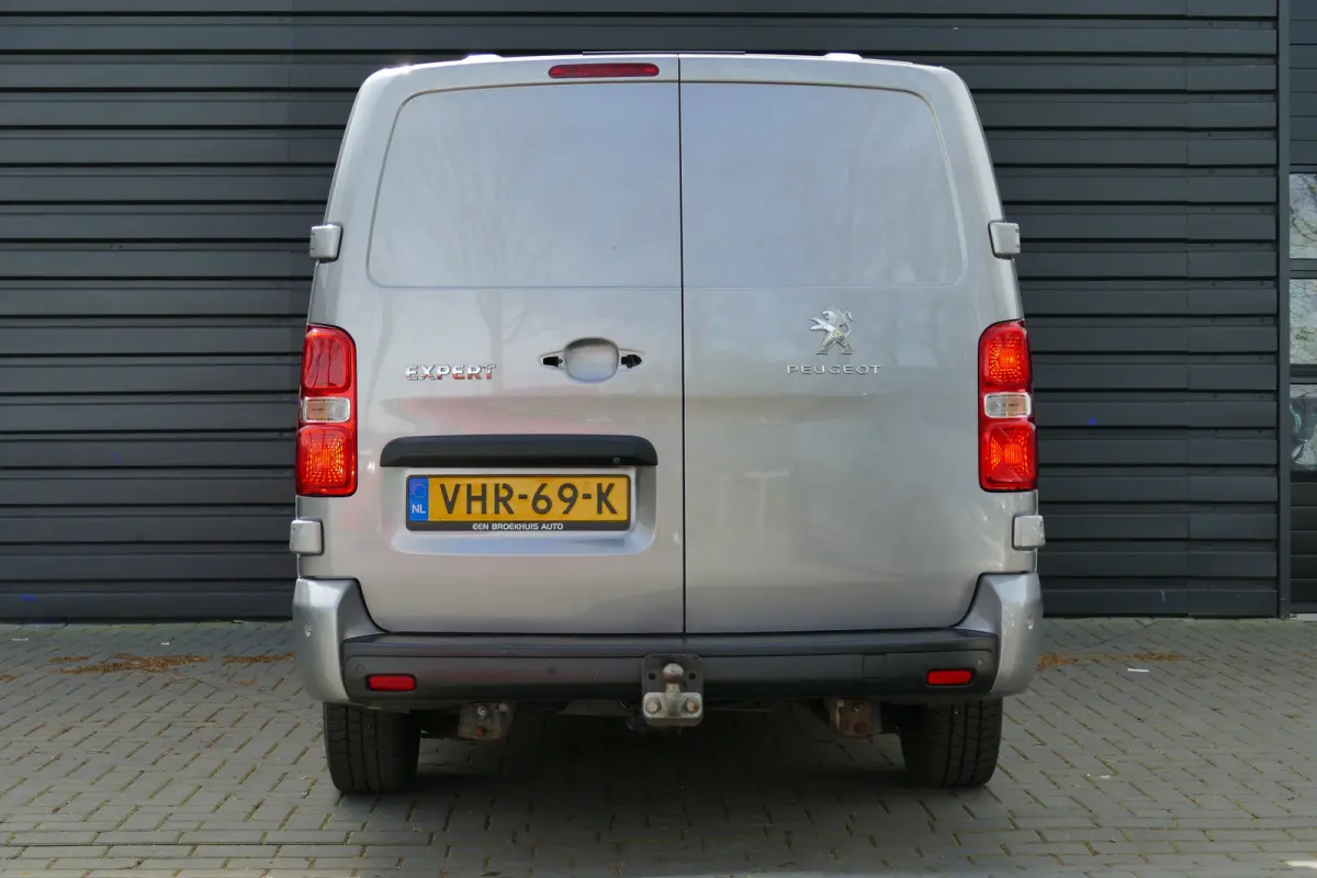 2.0 BLUEHDI 180PK LONG ASPHALT DC AUTOMAAT / CAMERA / HUD / TREKHAAK / BETIMMERING / 17"LMV / NAVI / CLIMA / PDC / BLUETOOTH / ADAPT. CRUISECONTROL / 2E EIGENAAR / SCHITTERENDE STAAT !!
