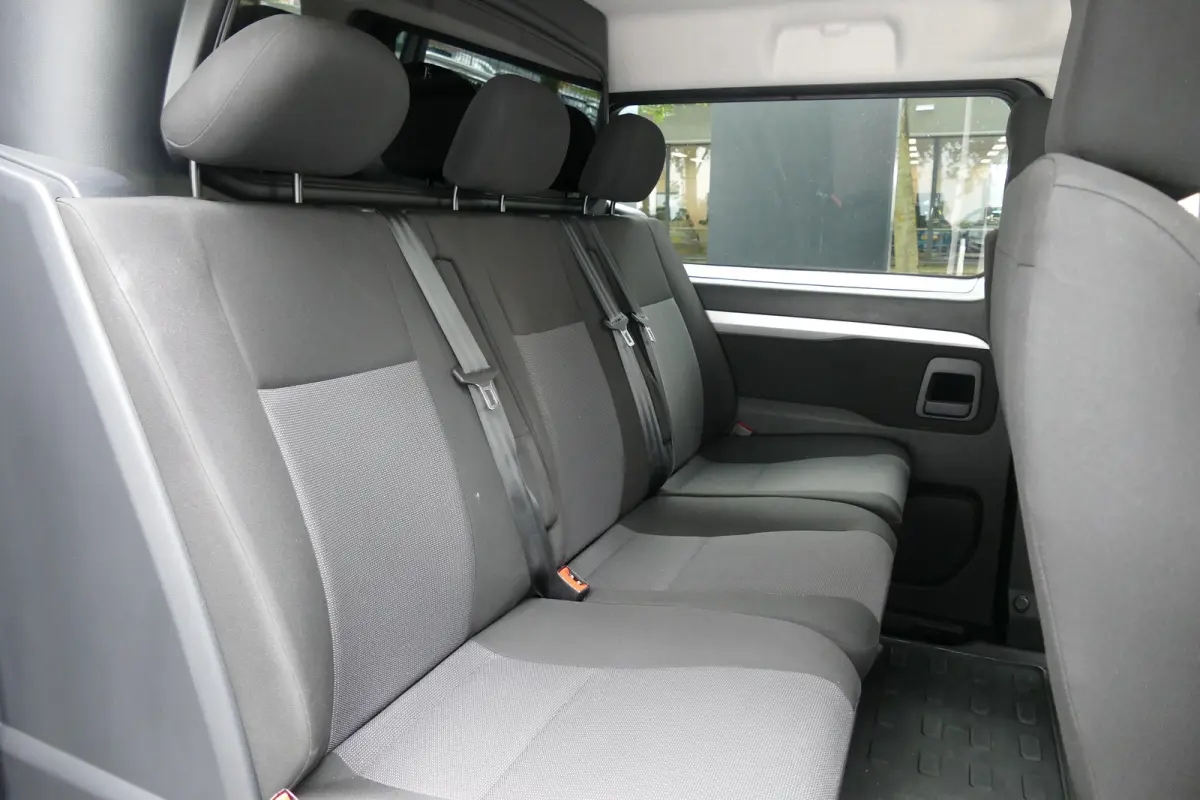 2.0 BLUEHDI 180PK LONG ASPHALT DC AUTOMAAT / CAMERA / HUD / TREKHAAK / BETIMMERING / 17"LMV / NAVI / CLIMA / PDC / BLUETOOTH / ADAPT. CRUISECONTROL / 2E EIGENAAR / SCHITTERENDE STAAT !!