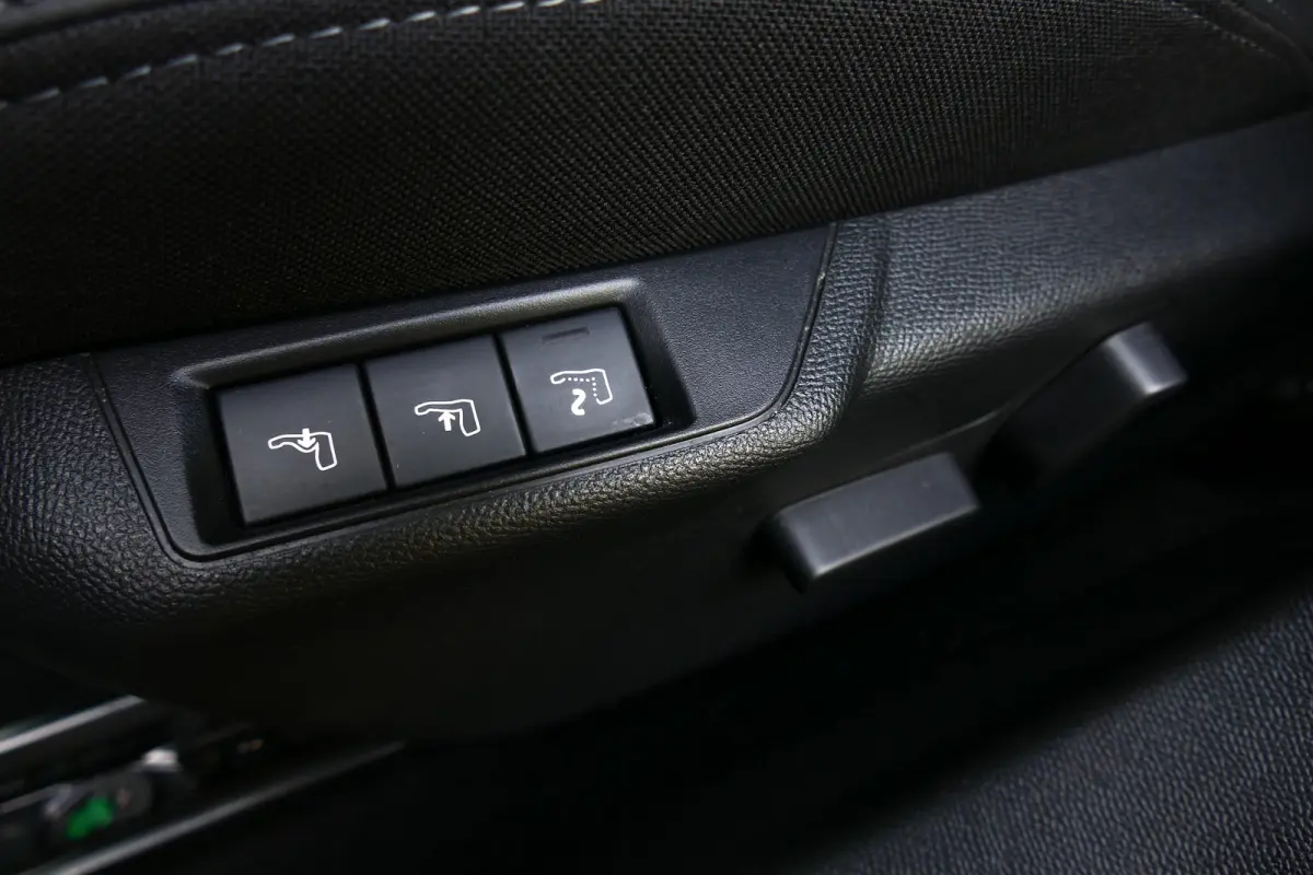 EV GT Avantage 54 kWh / CAMERA V+A / ALCANTARA / SOH 99% / KEYLESS / 17"LMV / MASSAGESTOEL / FULL-LED / NAVI / CLIMA / PDC / ADAPT. CRUISECONTROL / 1E EIGENAAR / SCHITTERENDE STAAT !!